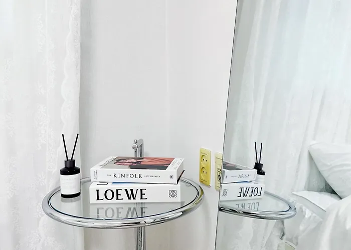 Sun&smile - 20min To Gangnam, 30mins To Hongdae, 2 Bedroom, Max 7pax *