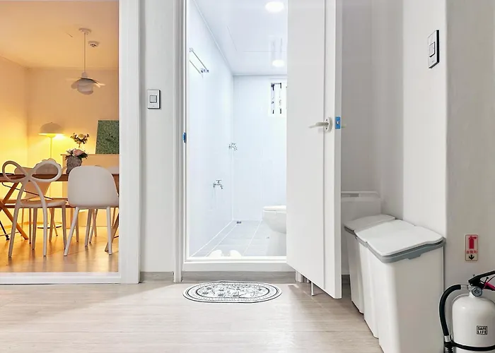 Sun&smile - 20min To Gangnam, 30mins To Hongdae, 2 Bedroom, Max 7pax 아파트