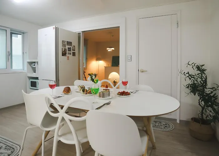 Sun&smile - 20min To Gangnam, 30mins To Hongdae, 2 Bedroom, Max 7pax 아파트 서울특별시
