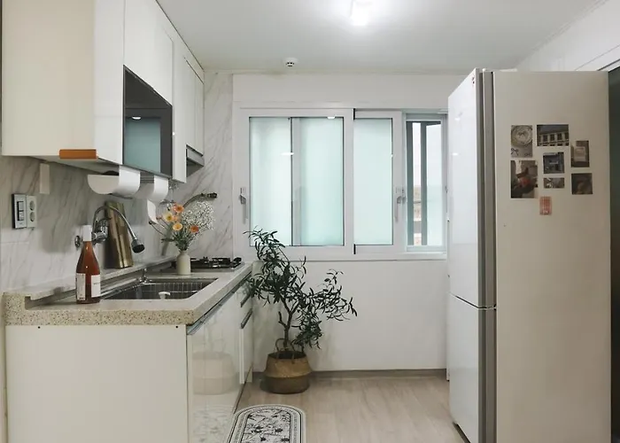 Sun&smile - 20min To Gangnam, 30mins To Hongdae, 2 Bedroom, Max 7pax 아파트 *