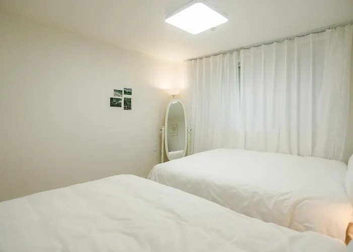 Sun&smile - 20min To Gangnam, 30mins To Hongdae, 2 Bedroom, Max 7pax *