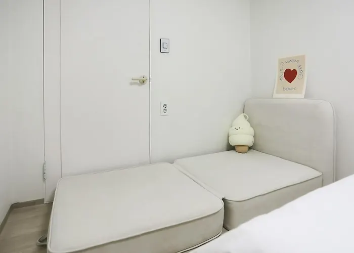 Sun&smile - 20min To Gangnam, 30mins To Hongdae, 2 Bedroom, Max 7pax 아파트 *